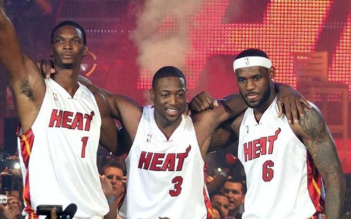 13年热火两连冠,老詹总决场均25+10+7,韦德、波什表现如何