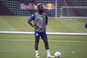 官方网站-记者：马赛正与莱比锡后卫海特勒伊达谈判